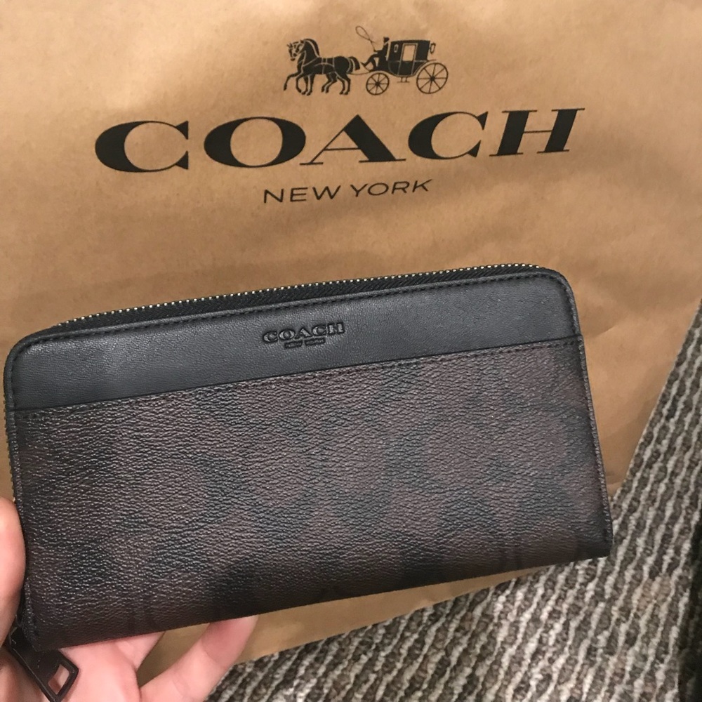 SOLD Coach Wallet